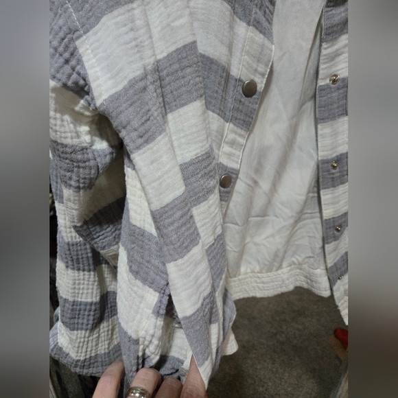 Striped Gray and White Jacket - Picture 4 of 4